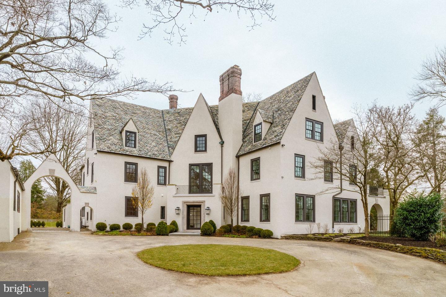 422 W Chestnut Hill Avenue, Philadelphia
