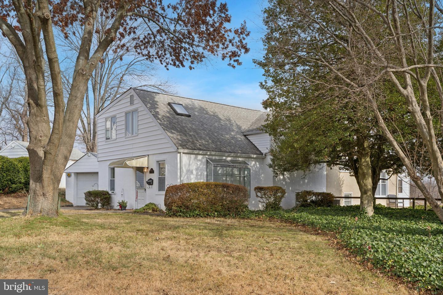 8613 Lykens Lane, Philadelphia