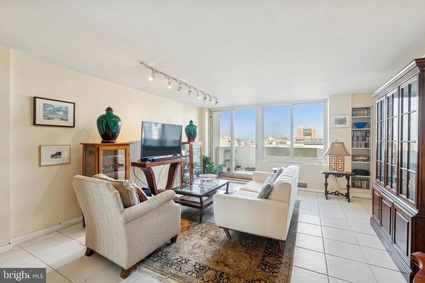 604 S Washington Square #2308, Philadelphia