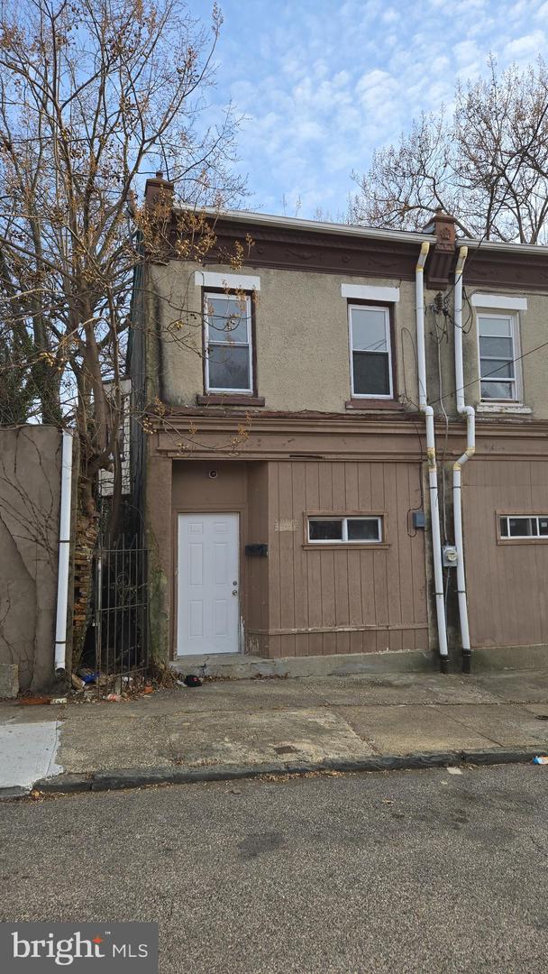 868 E Locust Avenue, Philadelphia