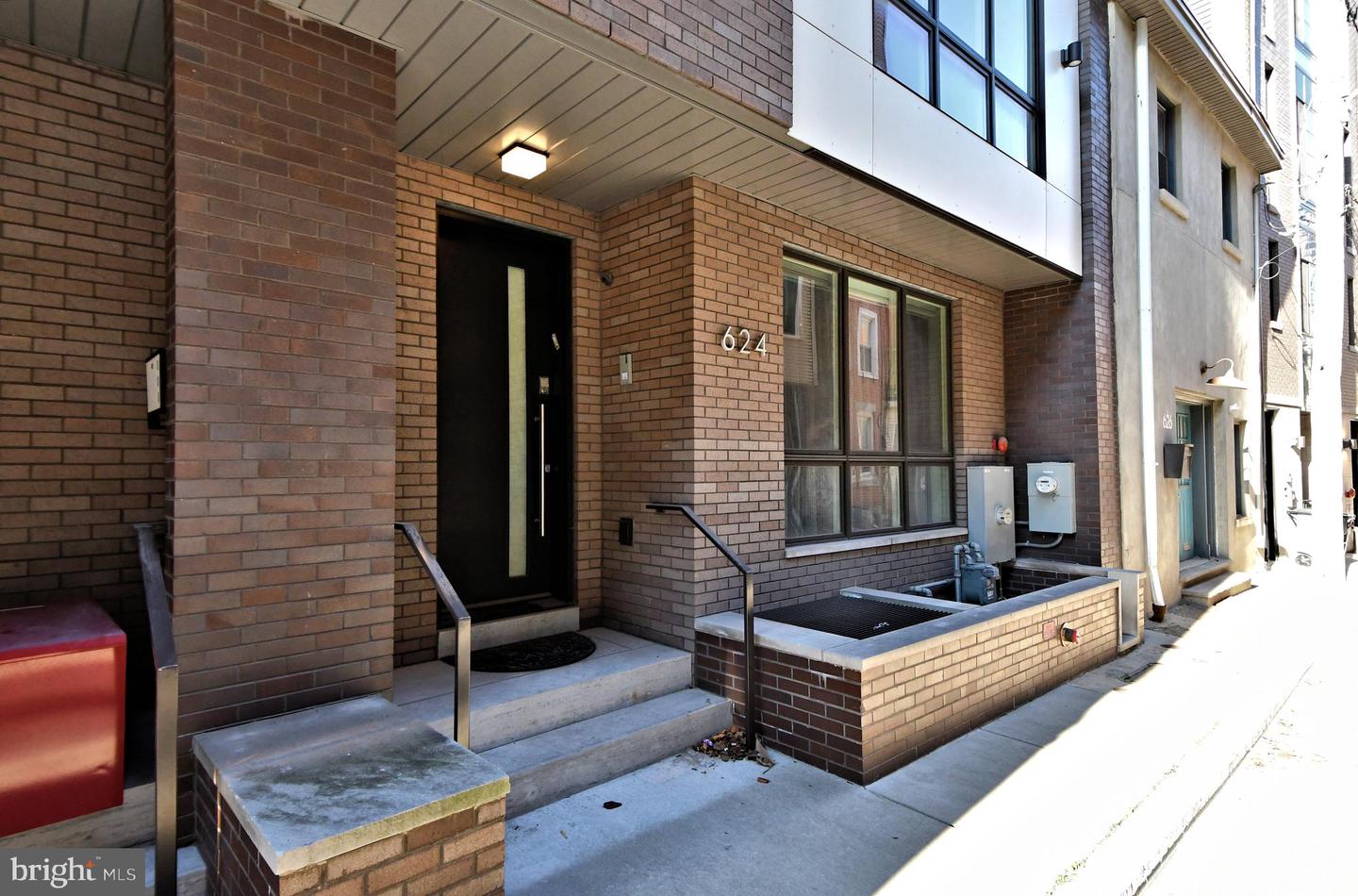 624 N Bodine Street