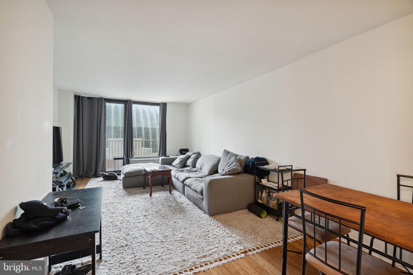 1420 Locust Street #8o