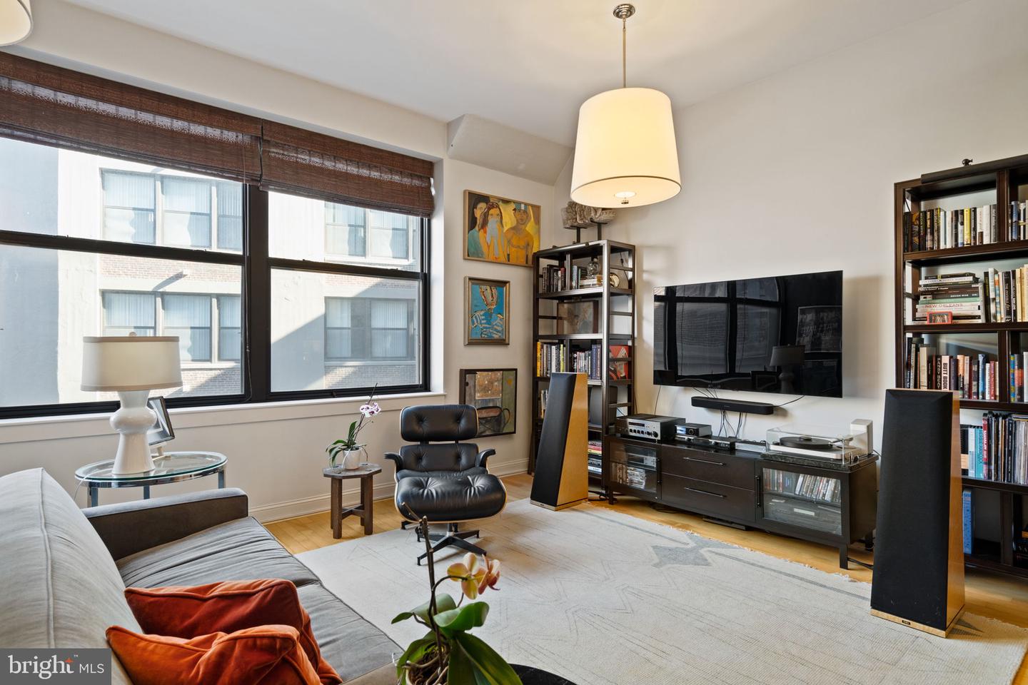 1100 S Broad Street #415c