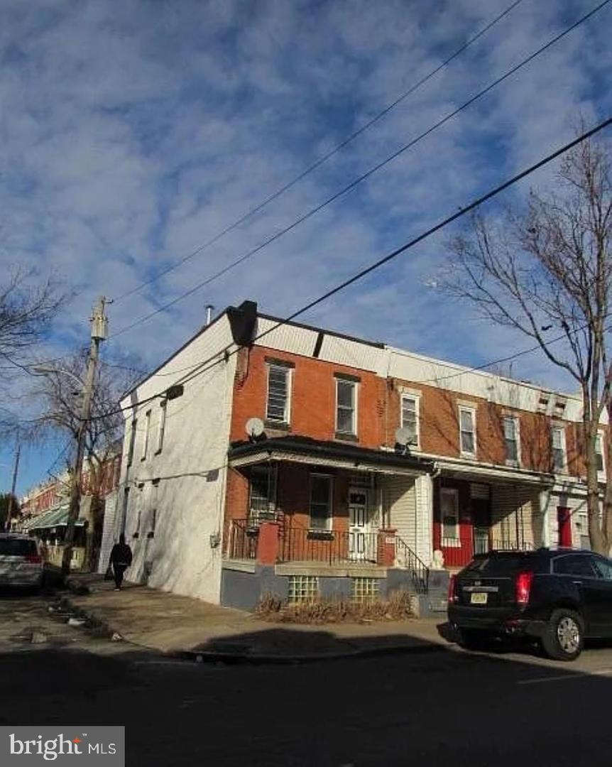 5835 Arch Street
