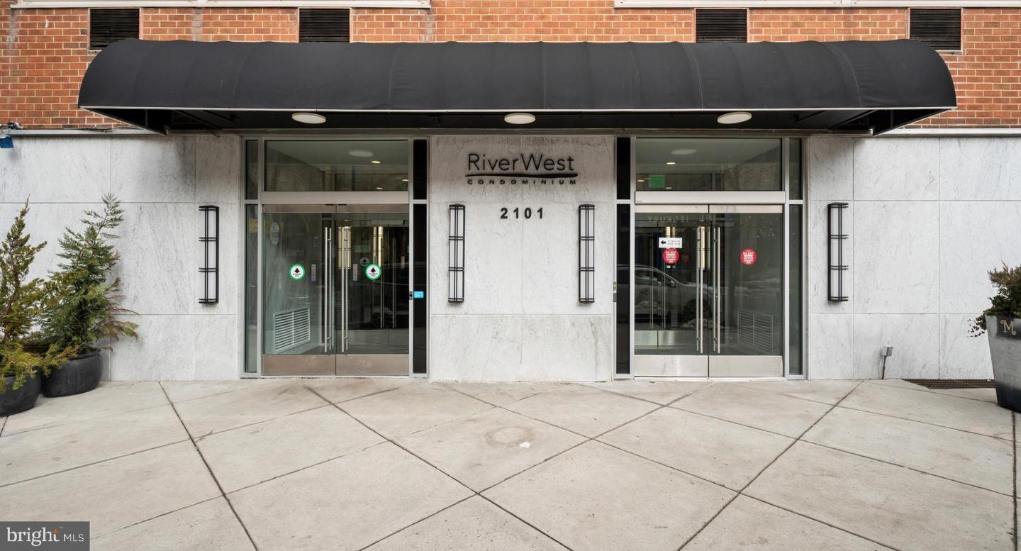 2101 Chestnut Street #711