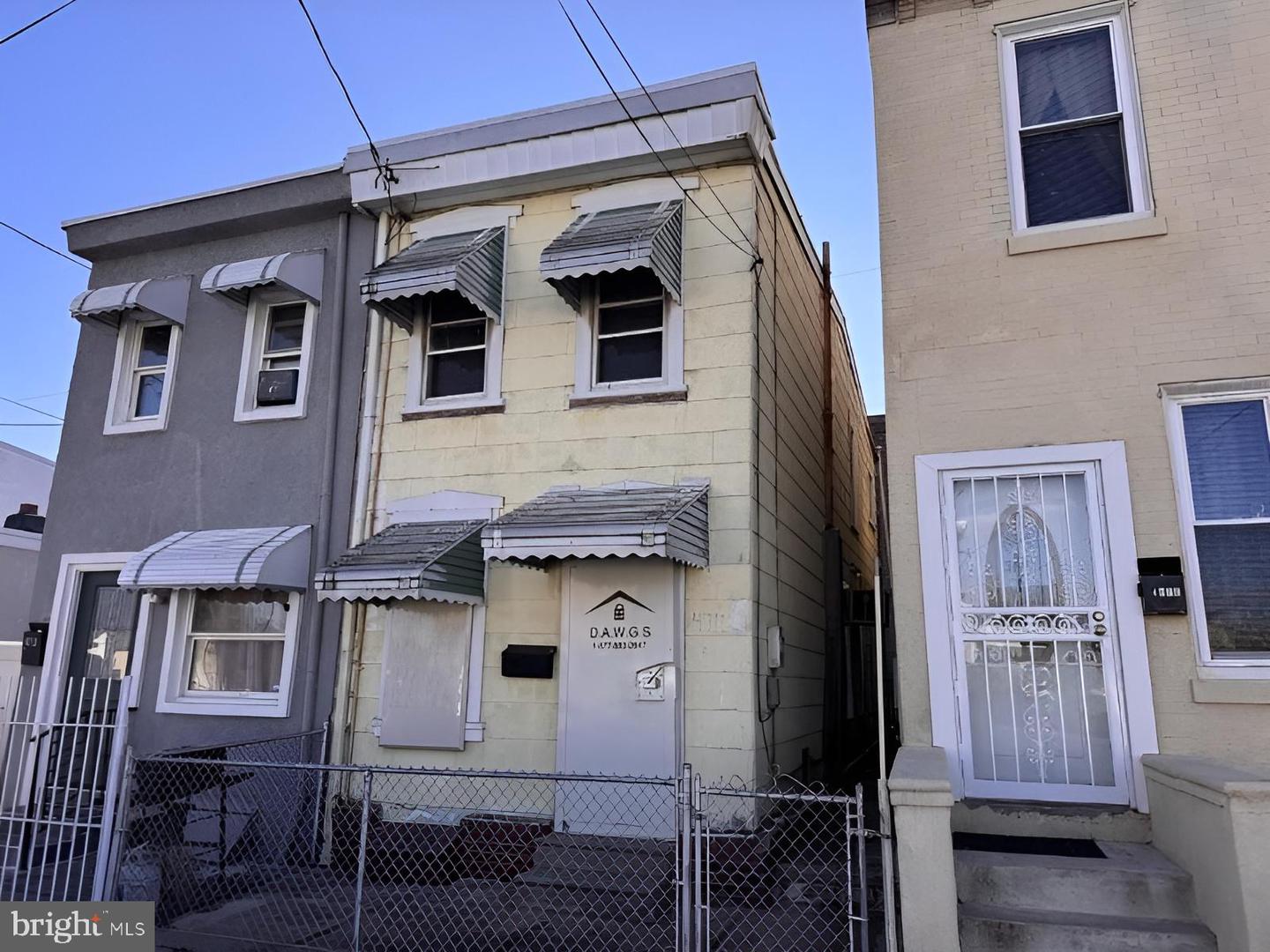 4711 Worth St