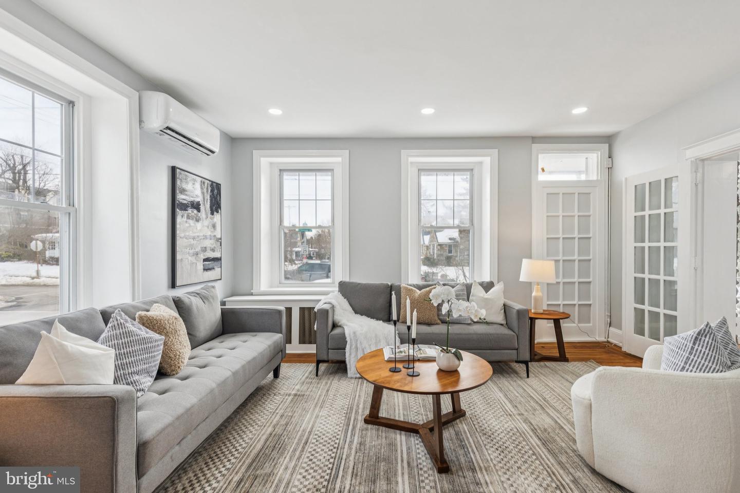 433 E Gorgas Lane, Philadelphia