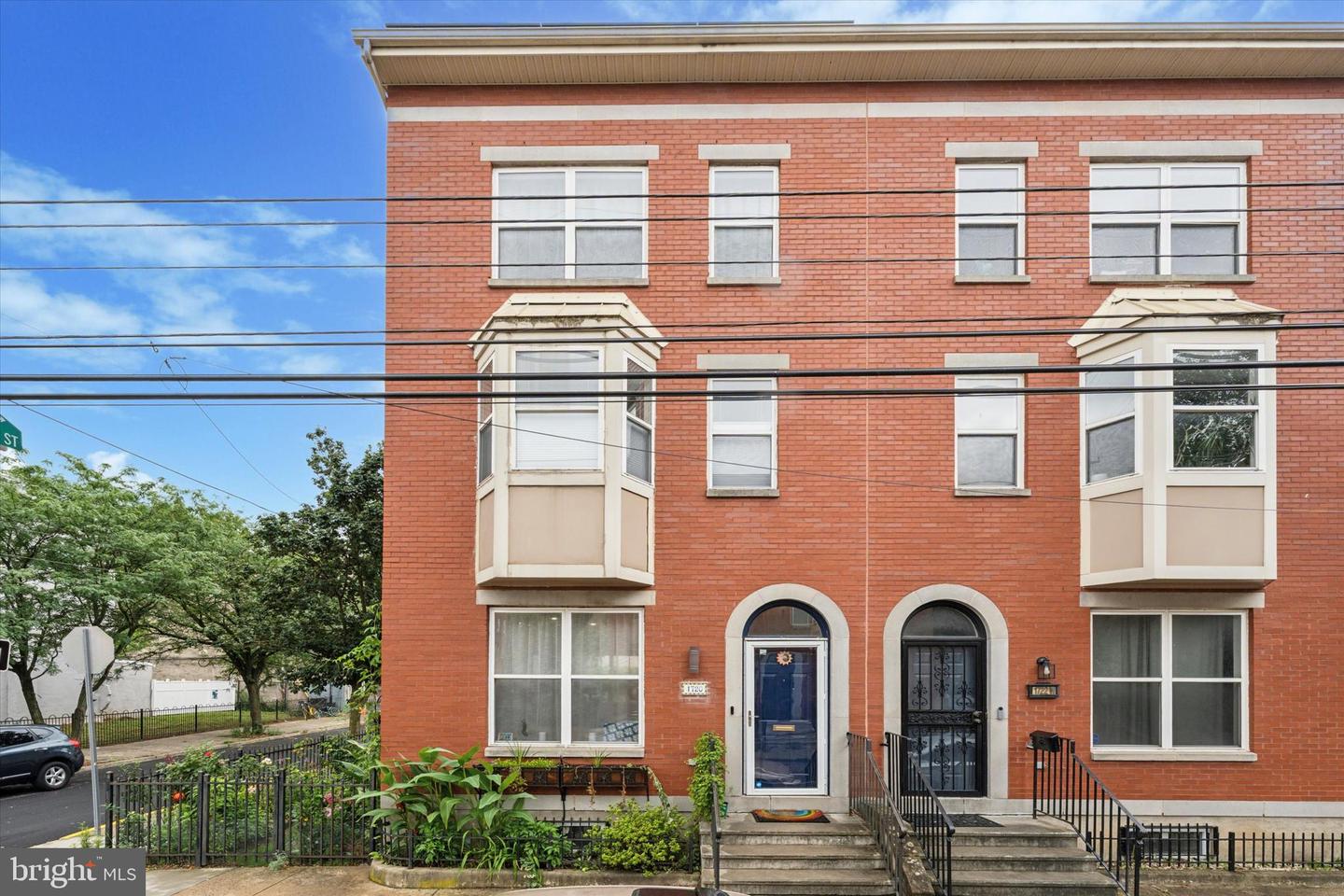 1720 W Oxford Street
