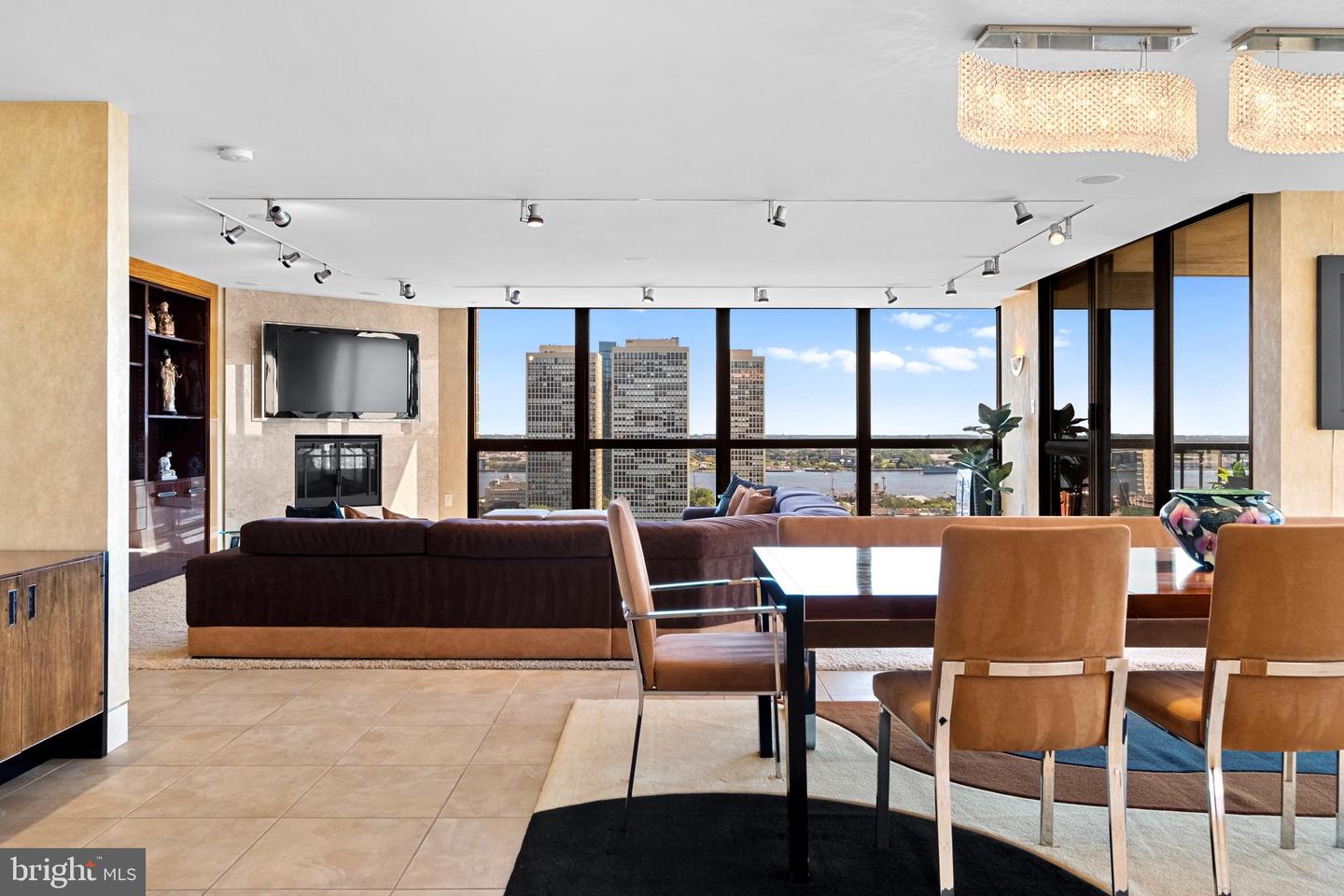 233 S 6th Street #2009