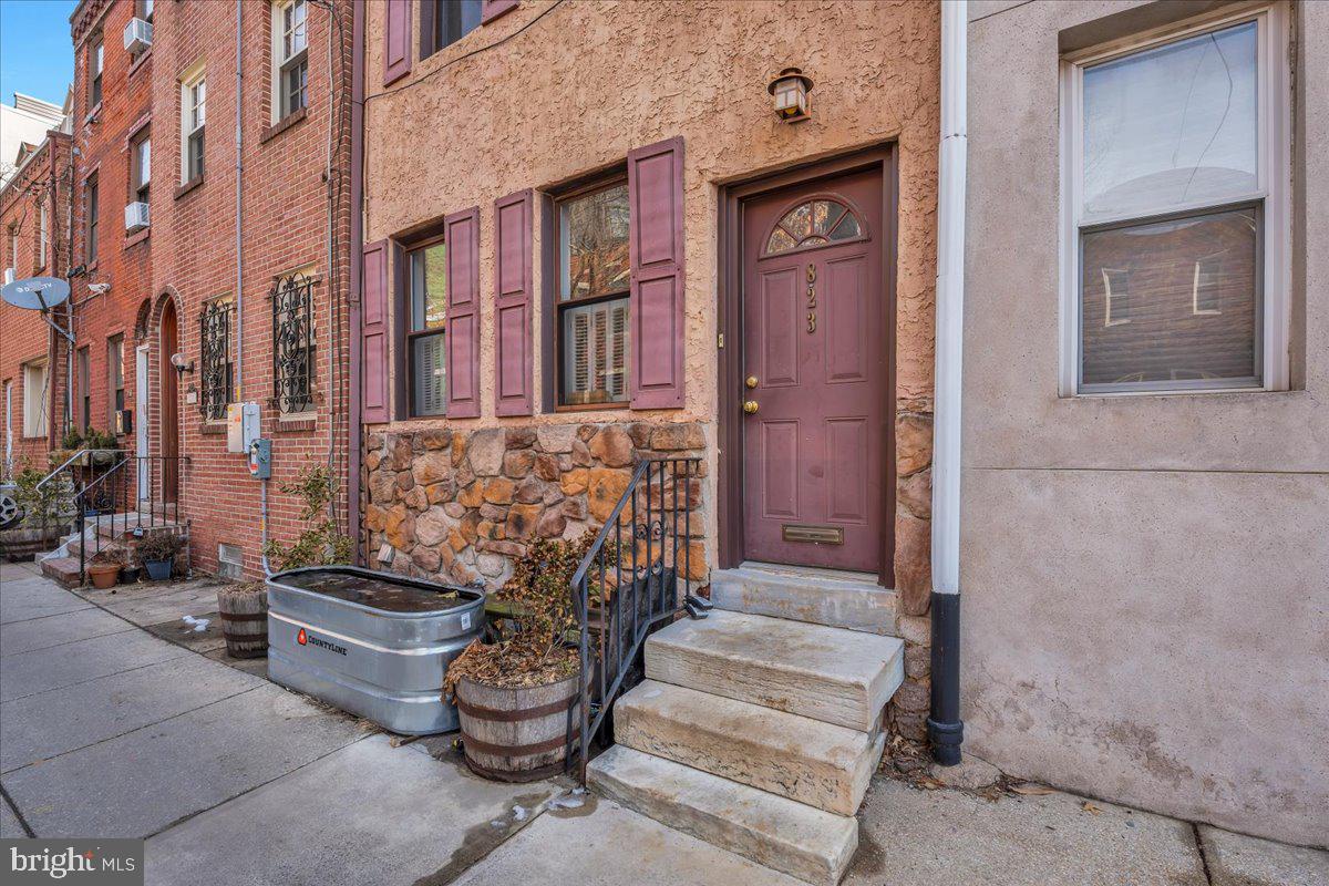 823 S 10th Street, Philadelphia