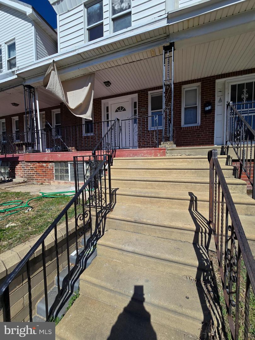 631 E Godfrey Avenue