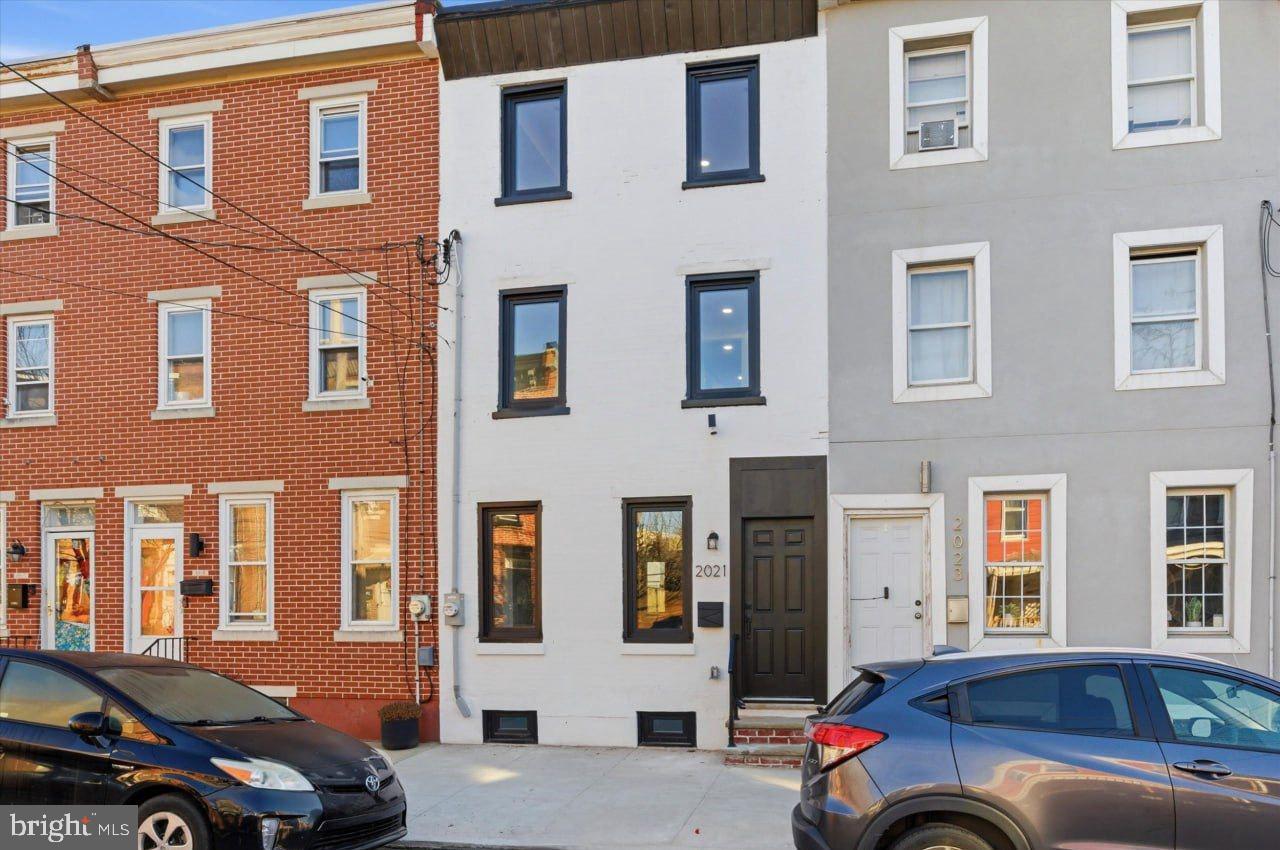 2021 E Sergeant Street