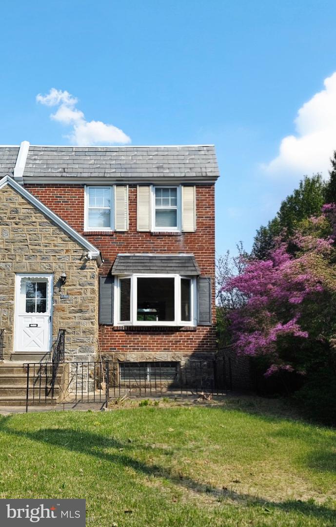6911 Oxford Avenue, Philadelphia