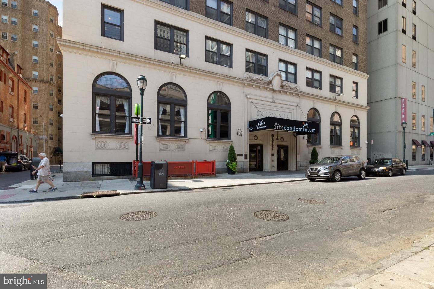 1324 Locust Street #421, Philadelphia