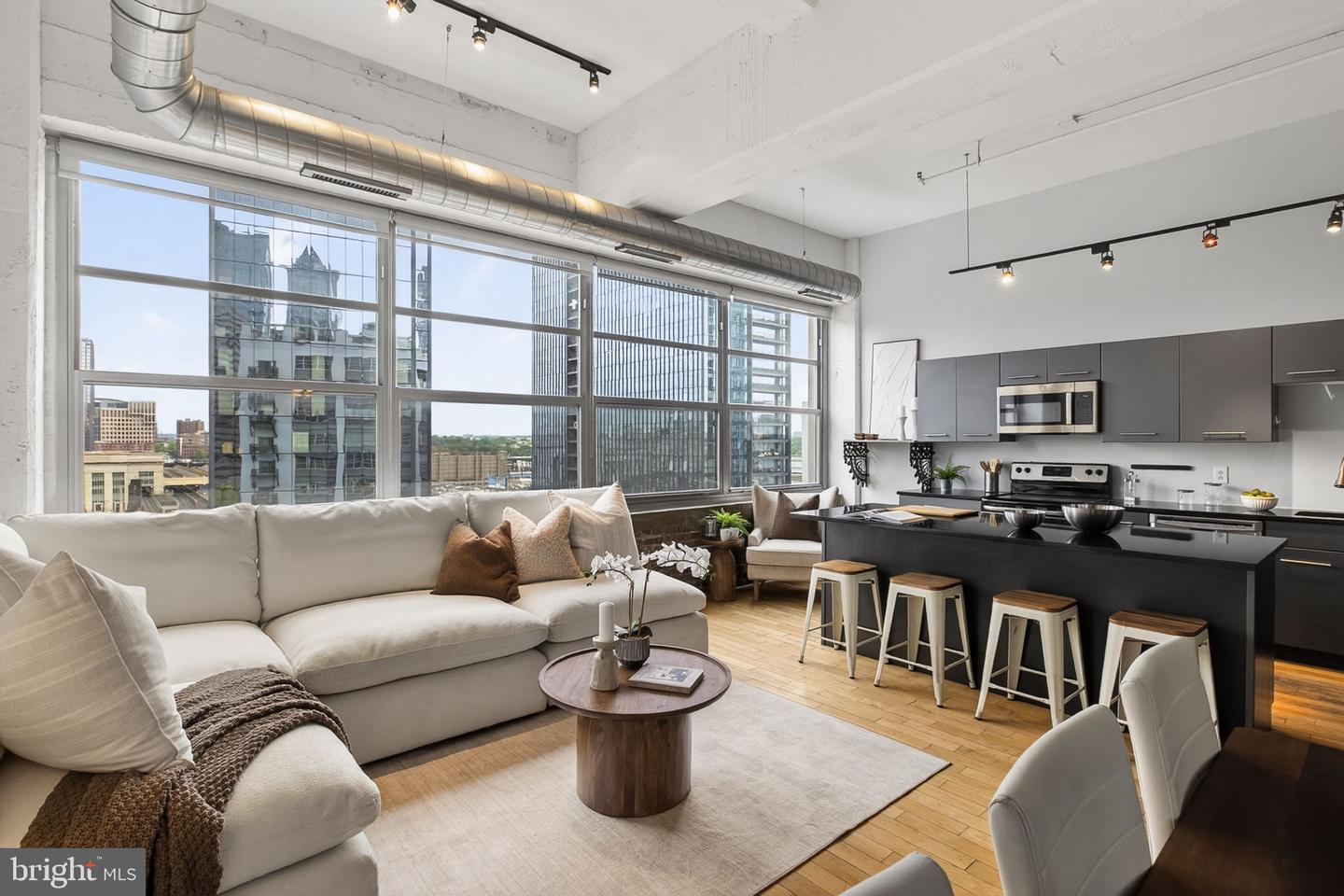 2200 Arch Street #913