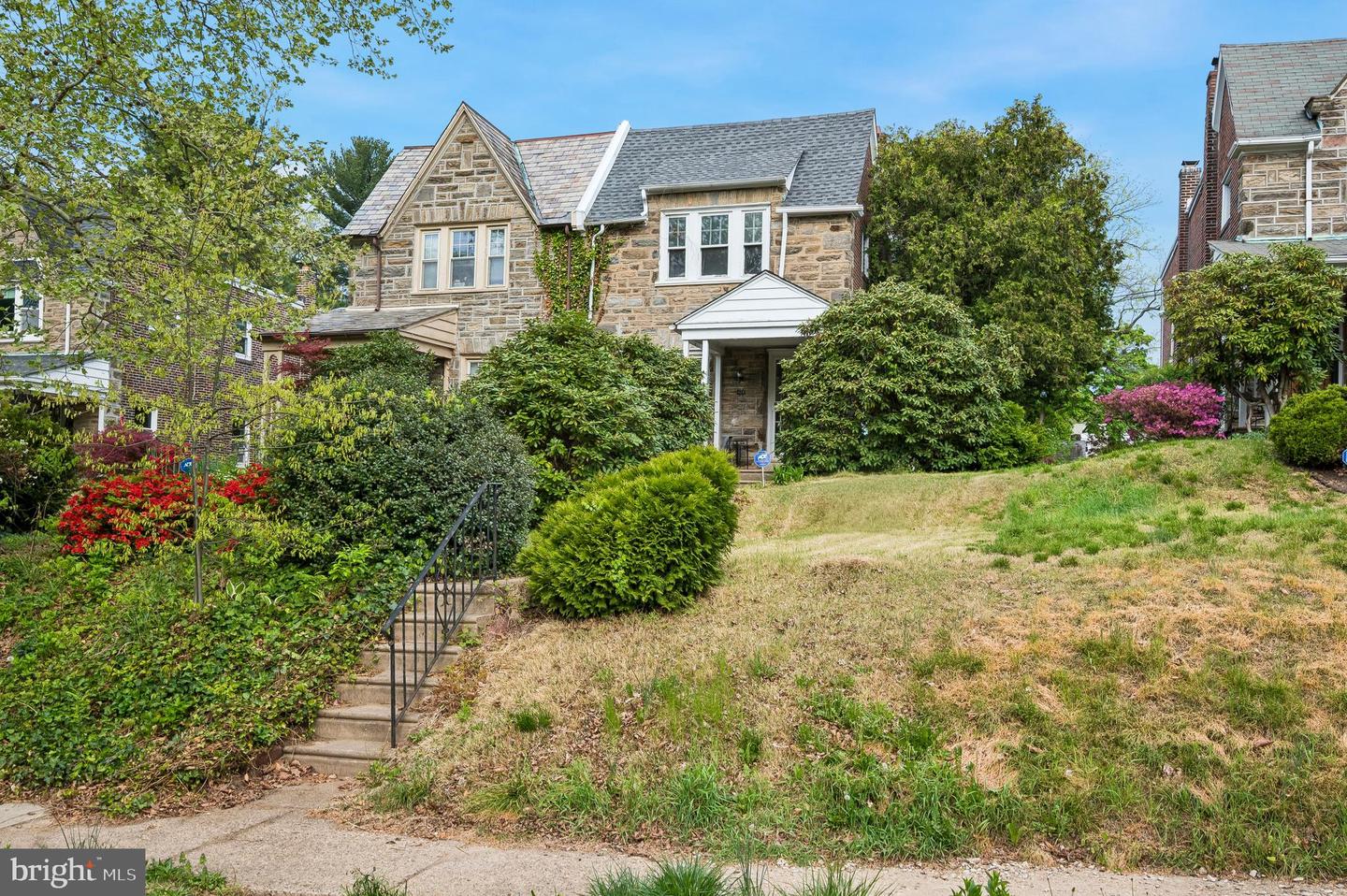 423 E Gorgas Lane, Philadelphia