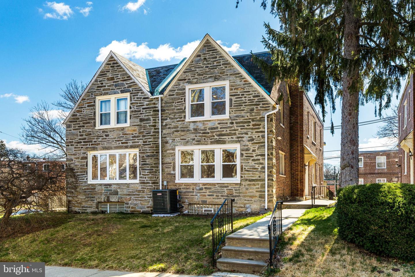 942 E Dorset Street, Philadelphia