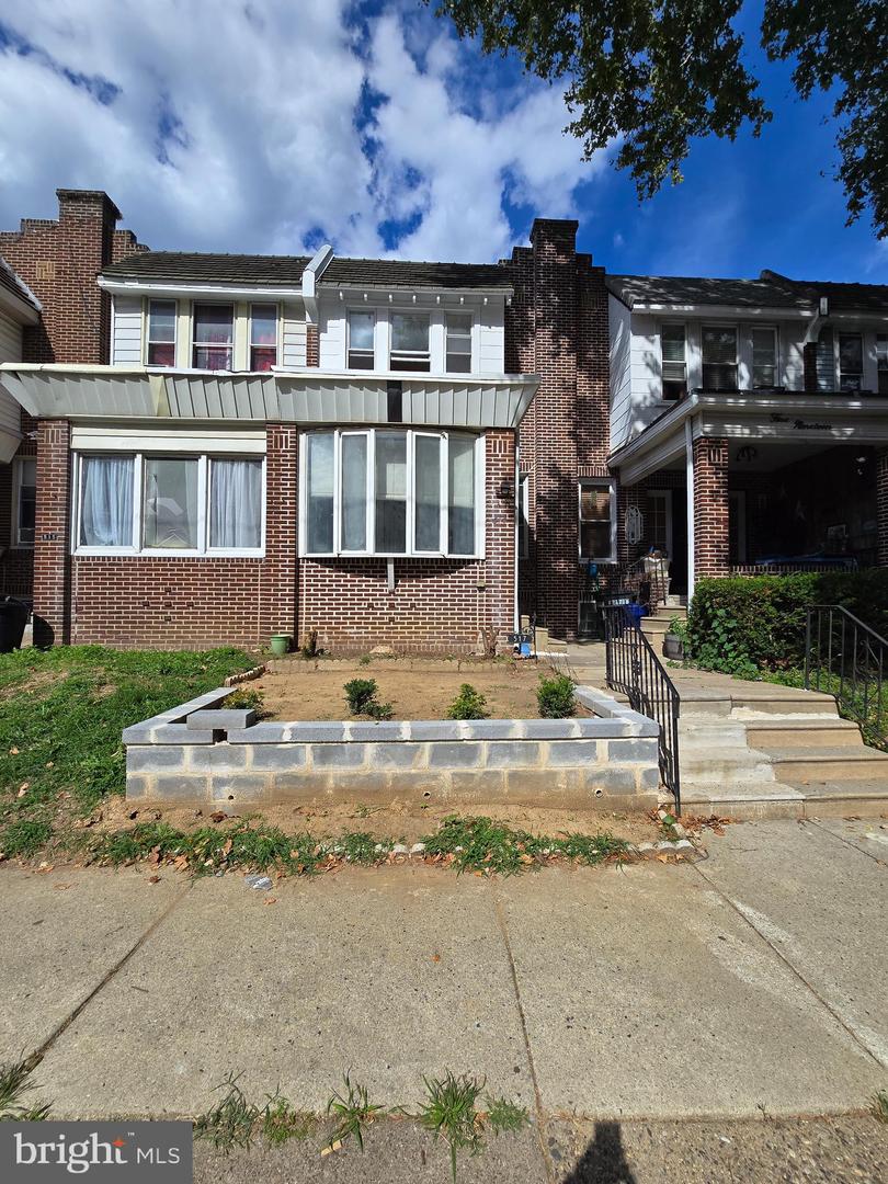 517 E Cheltenham Avenue