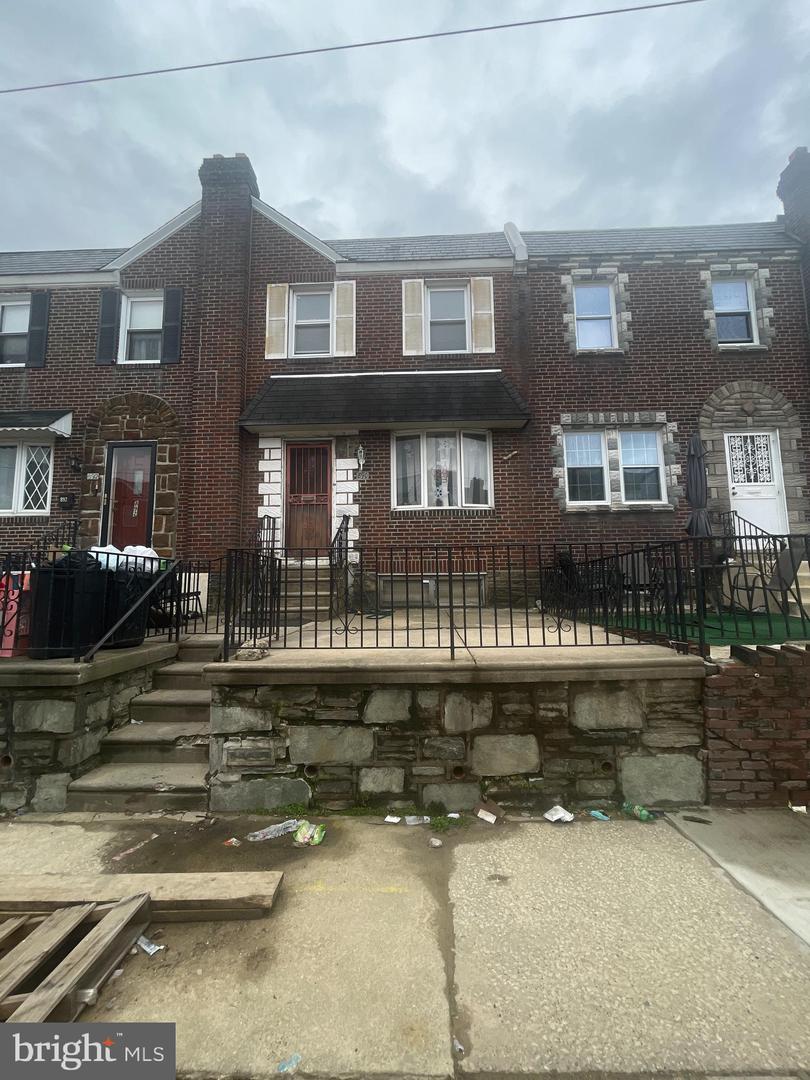890 Carver Street