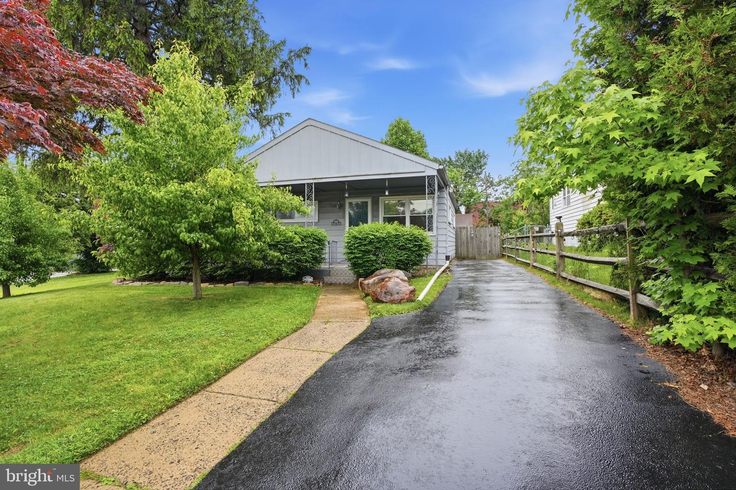 504 Overhill Avenue, Philadelphia