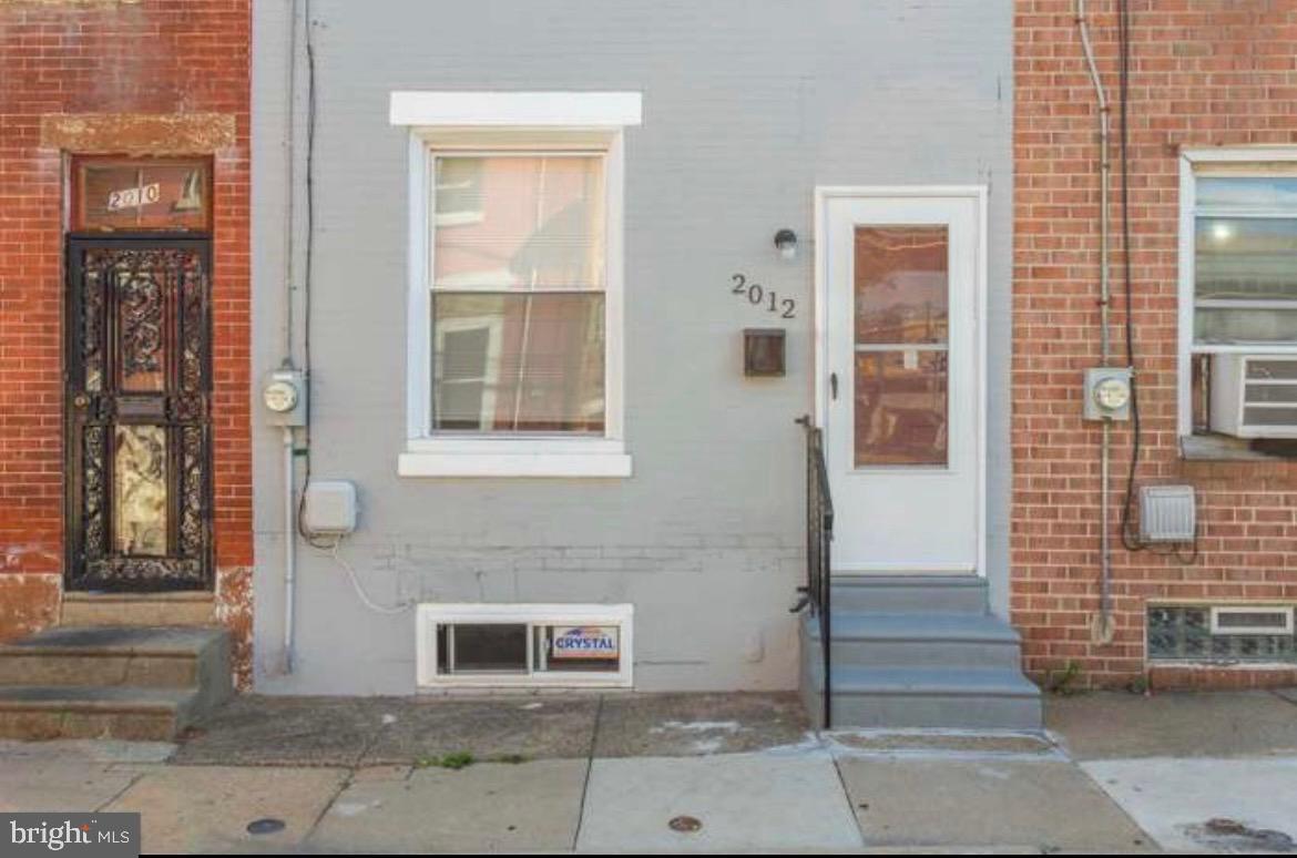 2012 Newcomb Street