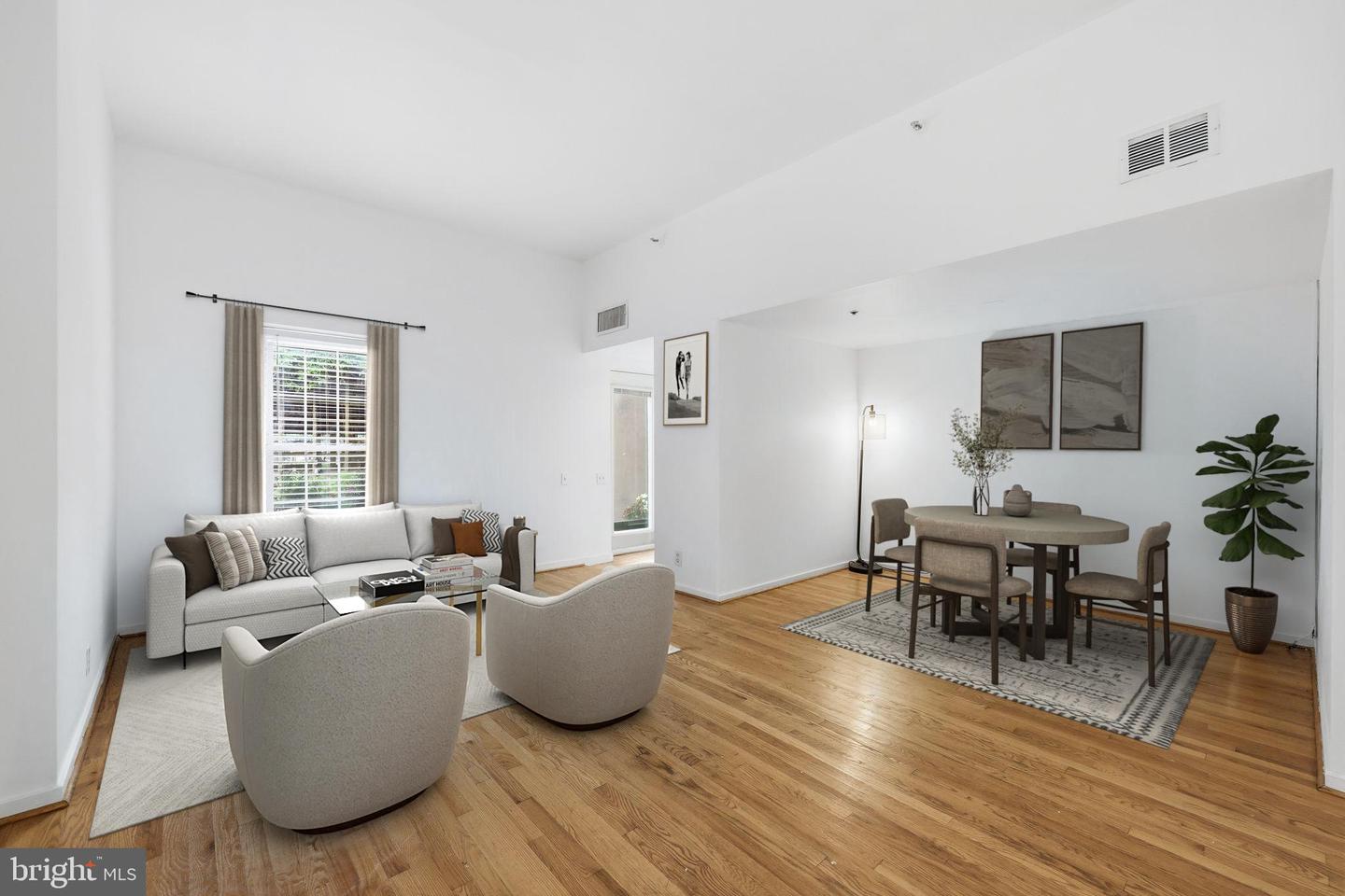 301 Race Street #c010
