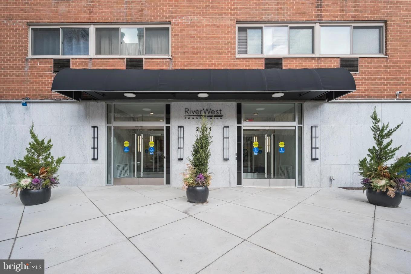 2101 Chestnut Street #802
