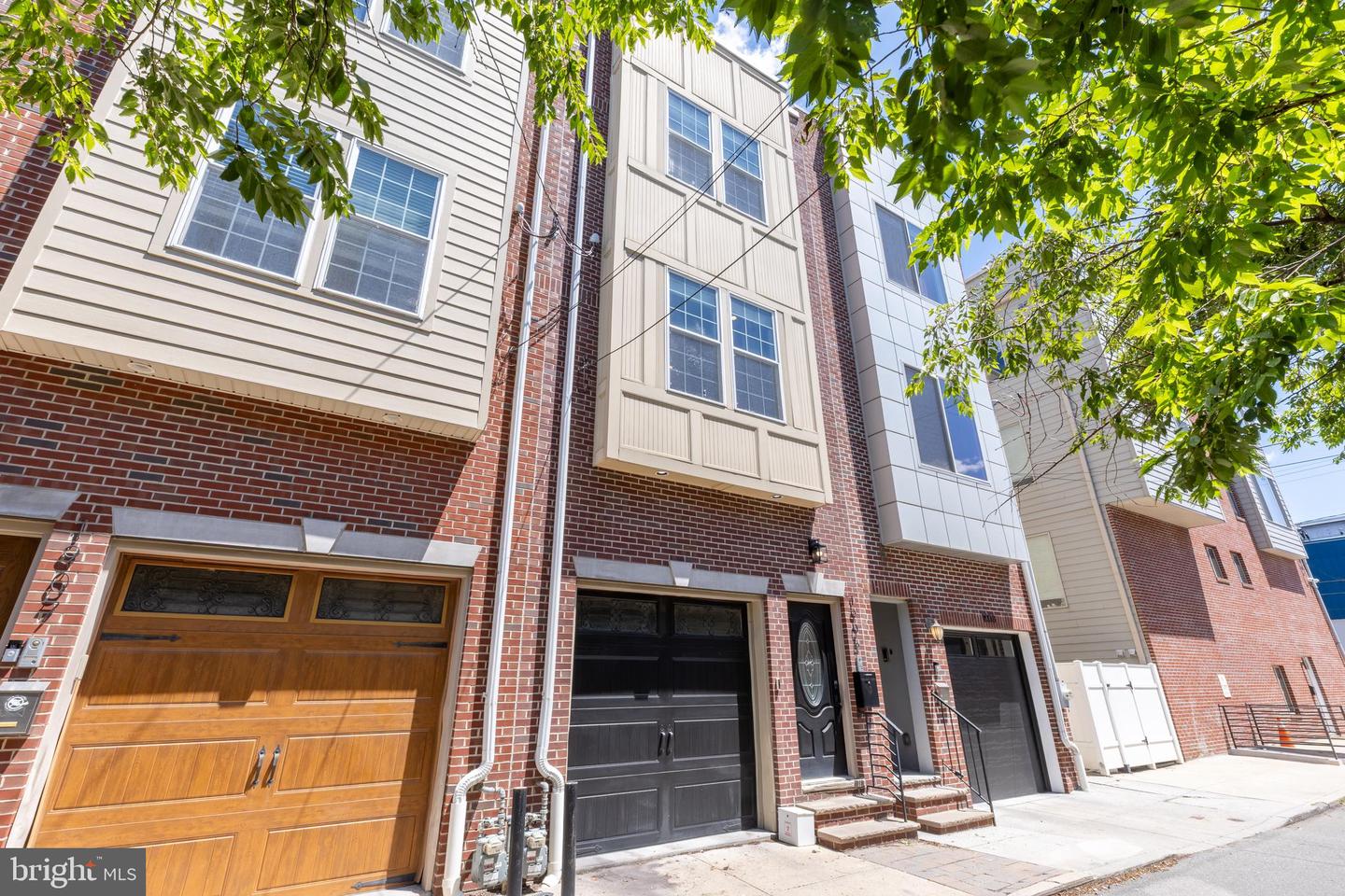 1905 League Street