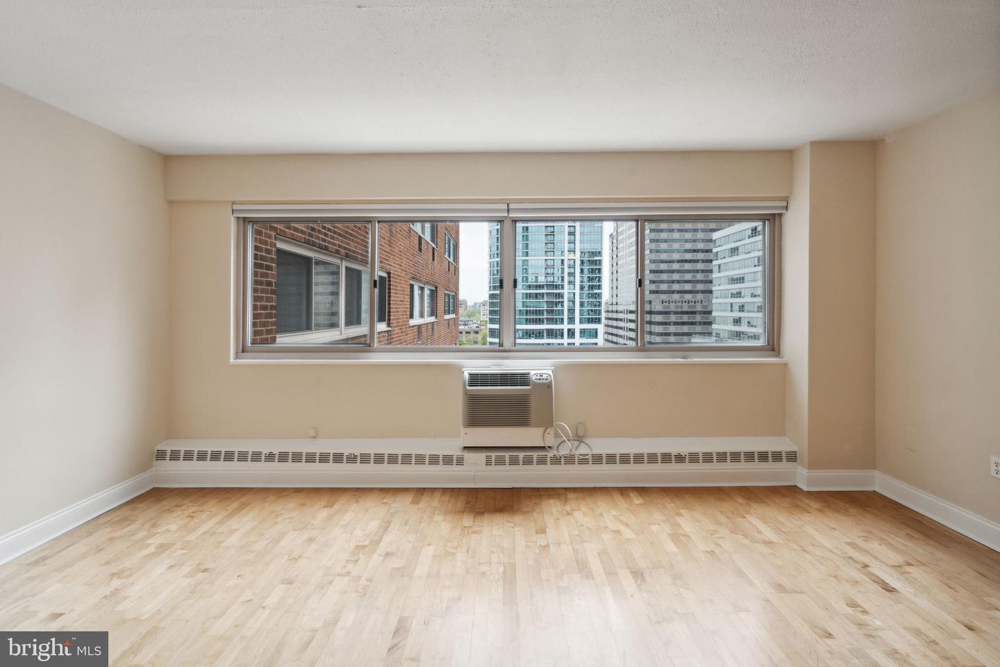 2101 Chestnut Street #722