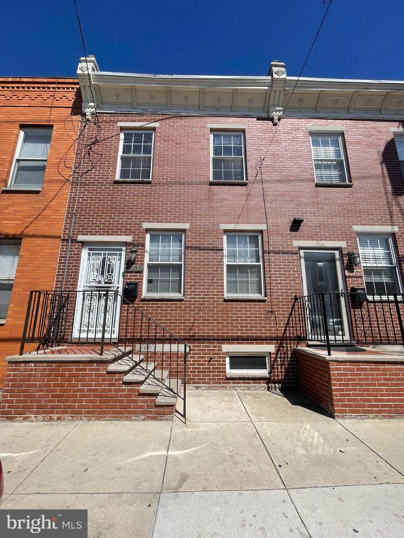2203 S 5th Street