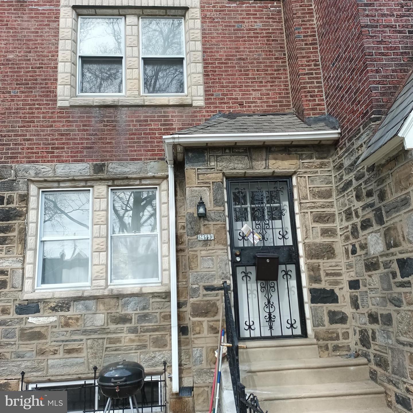 1419 Robbins Ave