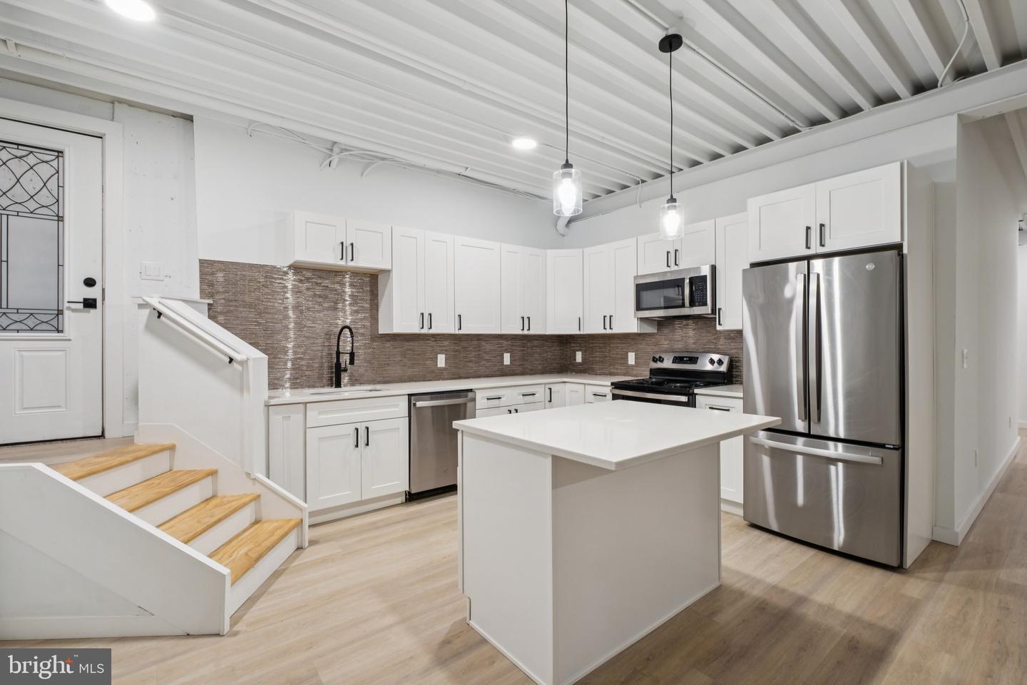 1116 N Bodine Street #c