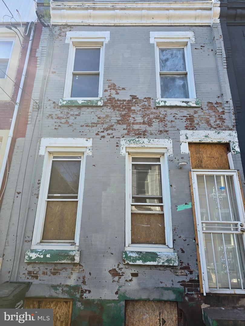 1230 W Sergeant Street