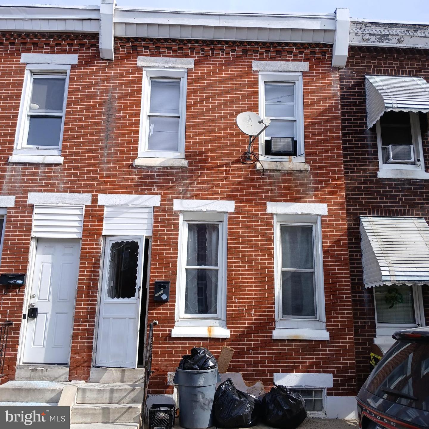 1833 E Lippincott Street