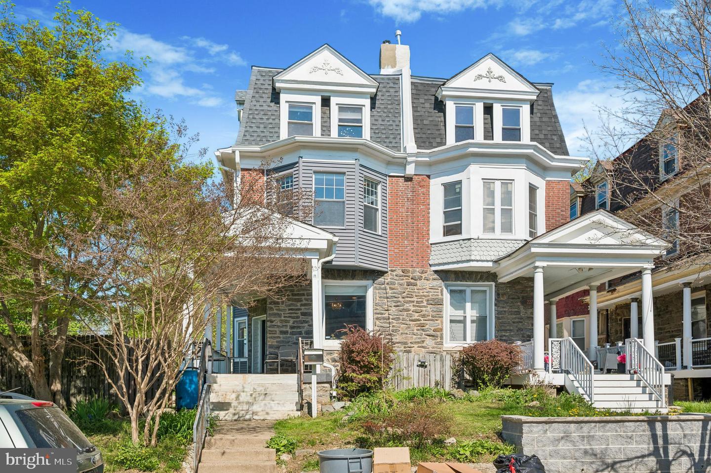 229 W Hansberry Street