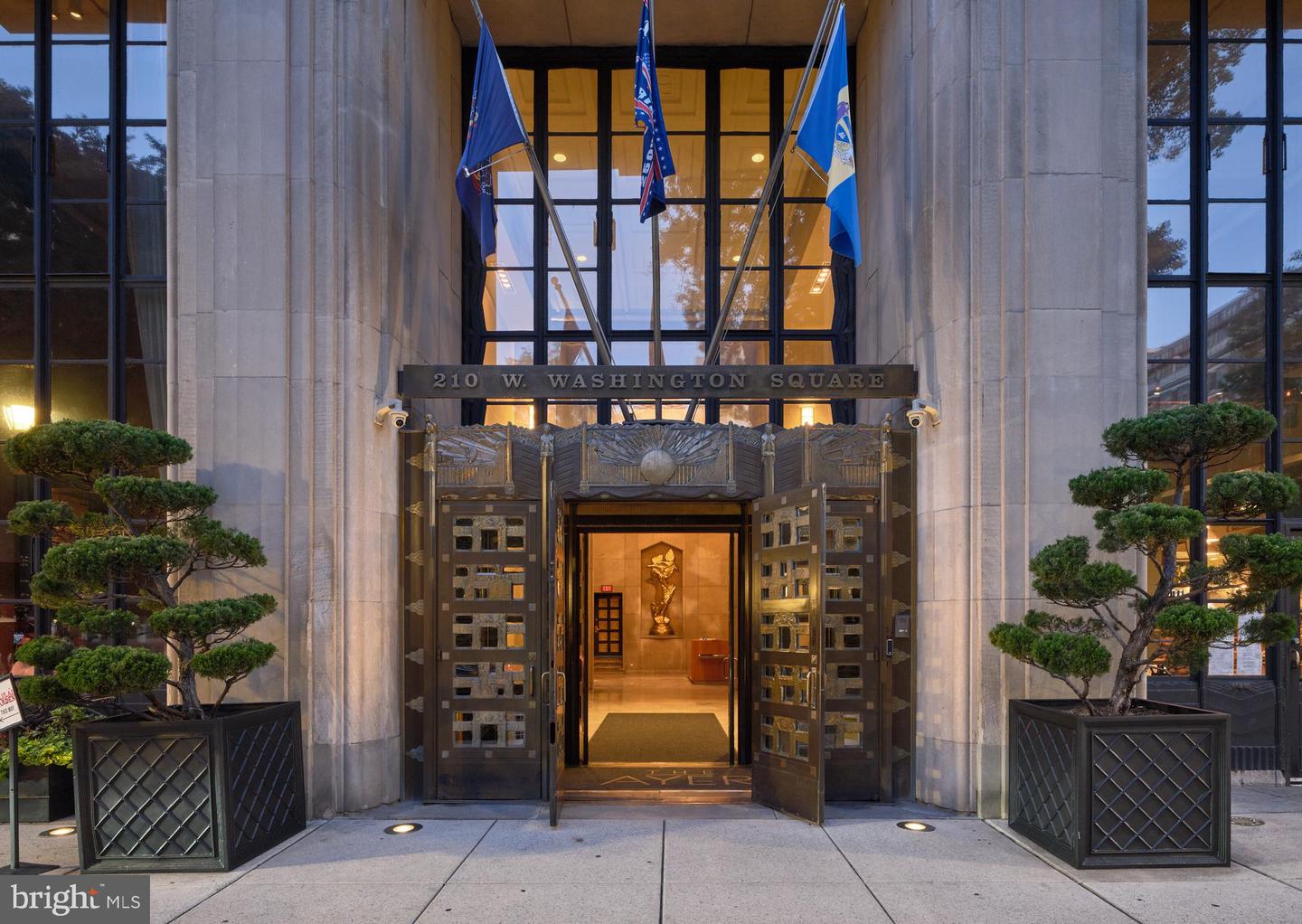 210 W Washington Square #8sw