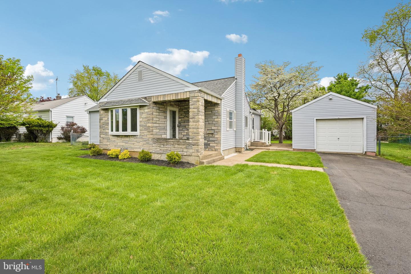 12209 Thornton Road, Philadelphia