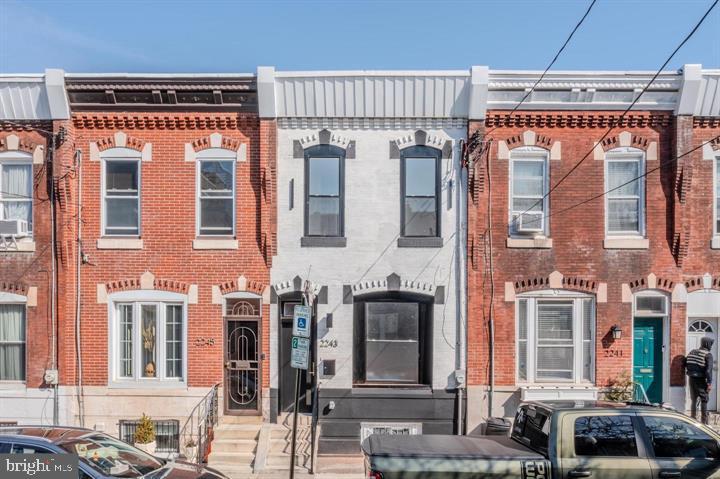 2243 Dickinson Street