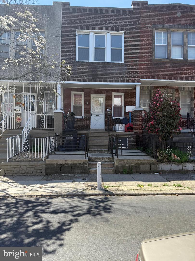 166 W Saber Street
