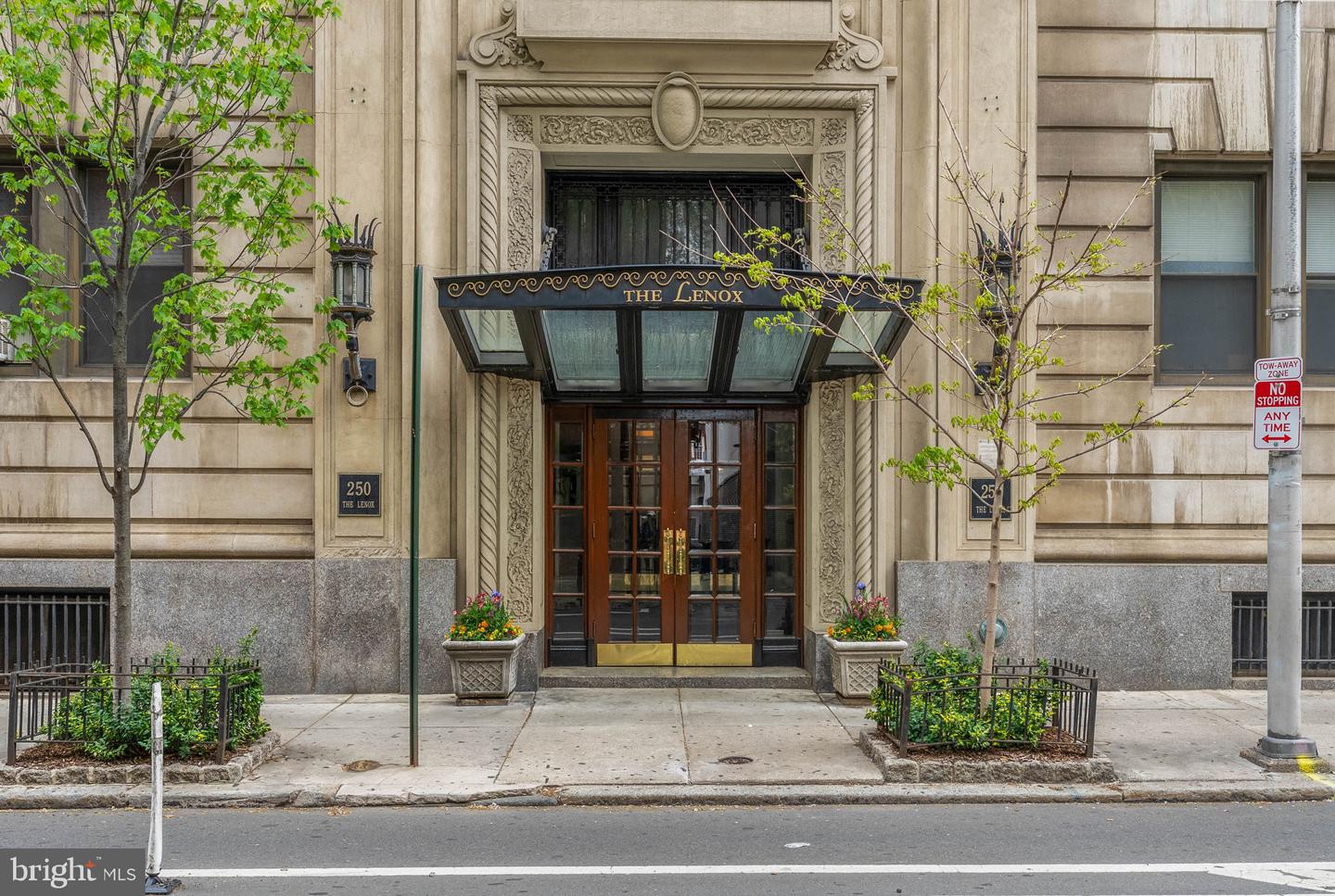 250 S 13th Street #11e