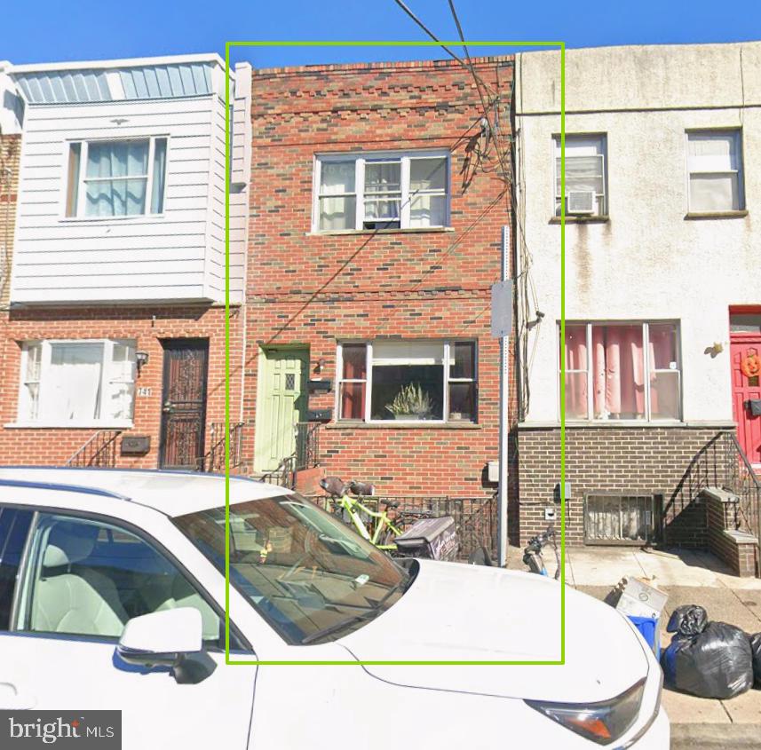 739 W Porter Street