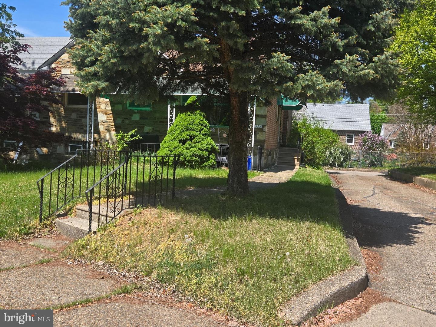 7382 Shelbourne Street