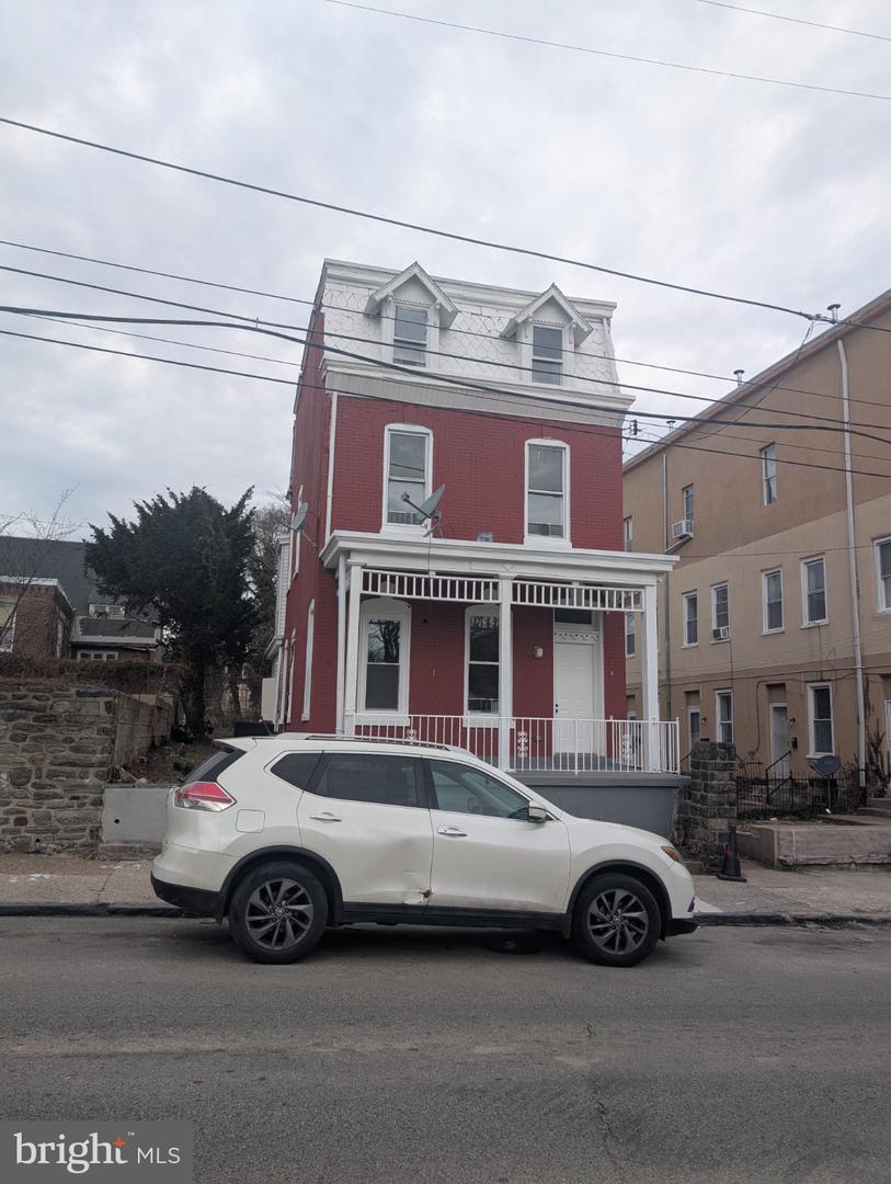 39 E Church Lane