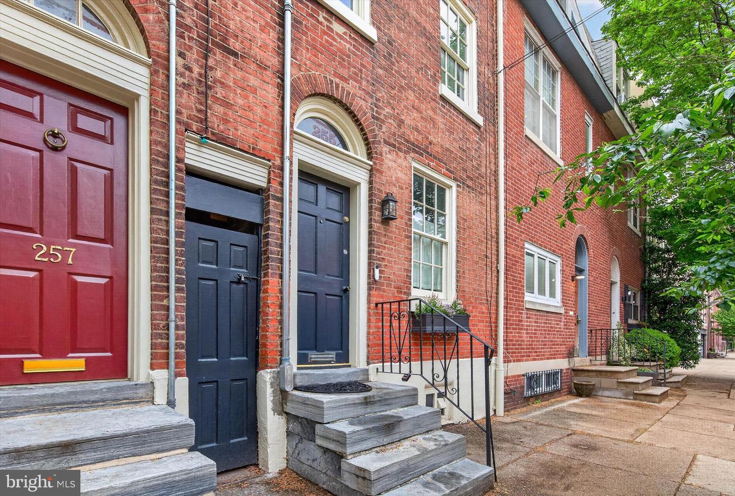 255 Queen Street