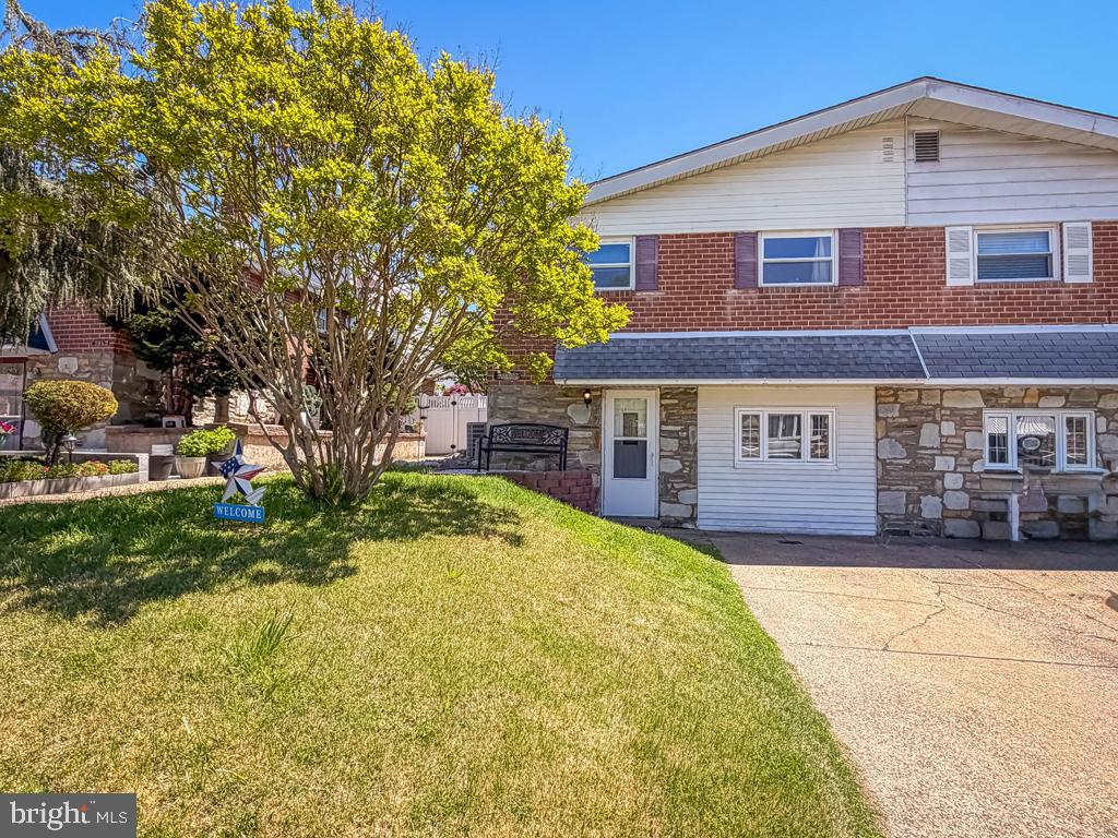 9015 Cloverly Road, Philadelphia