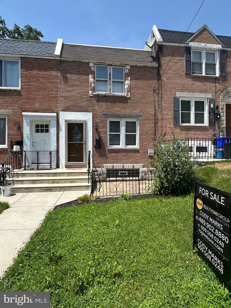 351 W Salaignac St