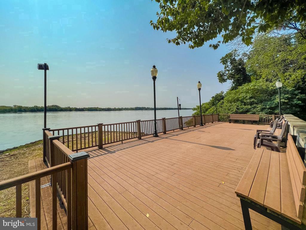 44303 Delaire Landing Road #303