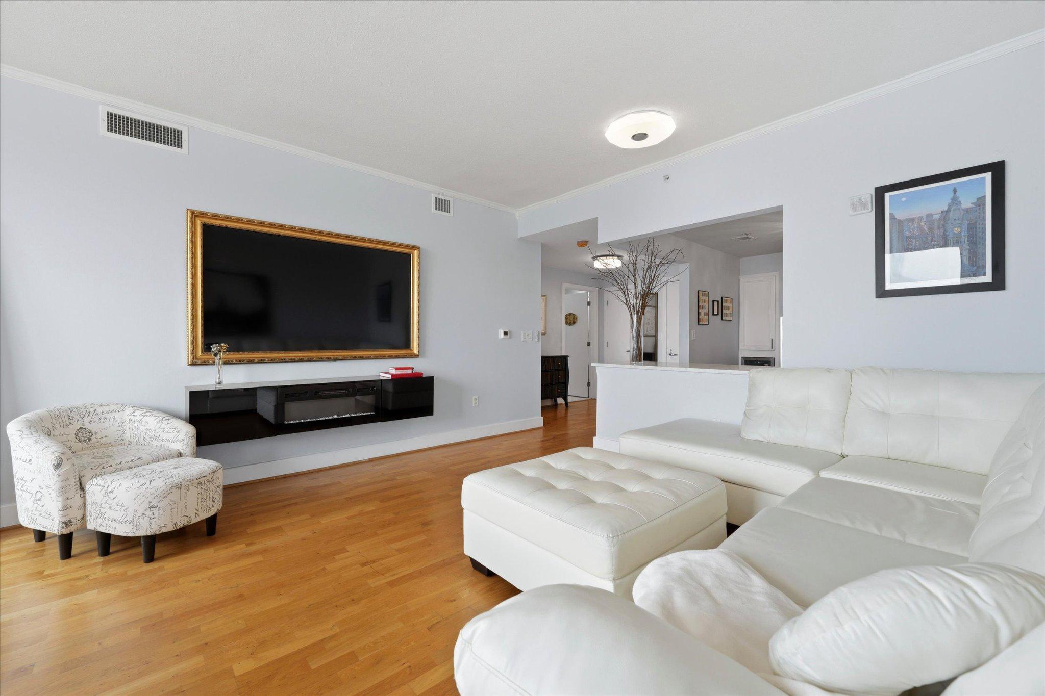 717 S Christopher Columbus Boulevard #1405, Philadelphia