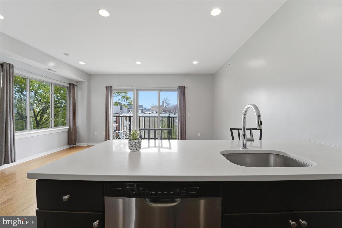 1608 Ridge Avenue #403