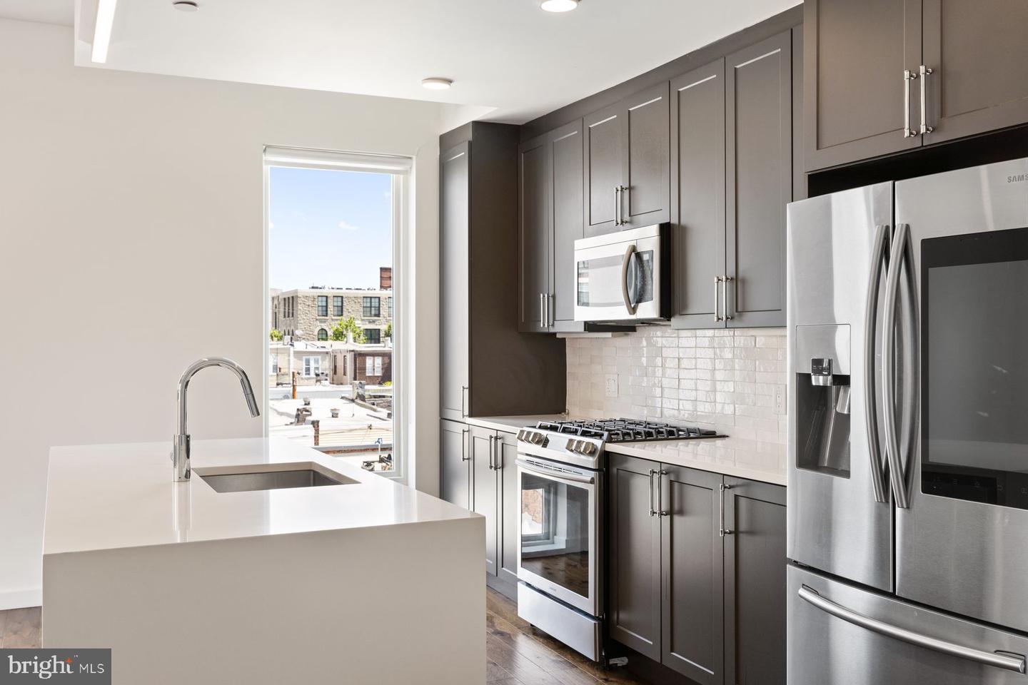 1501 N 31th Street #ph4